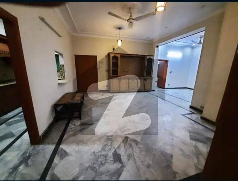 Upper portion available for rent Upper portion available for rent