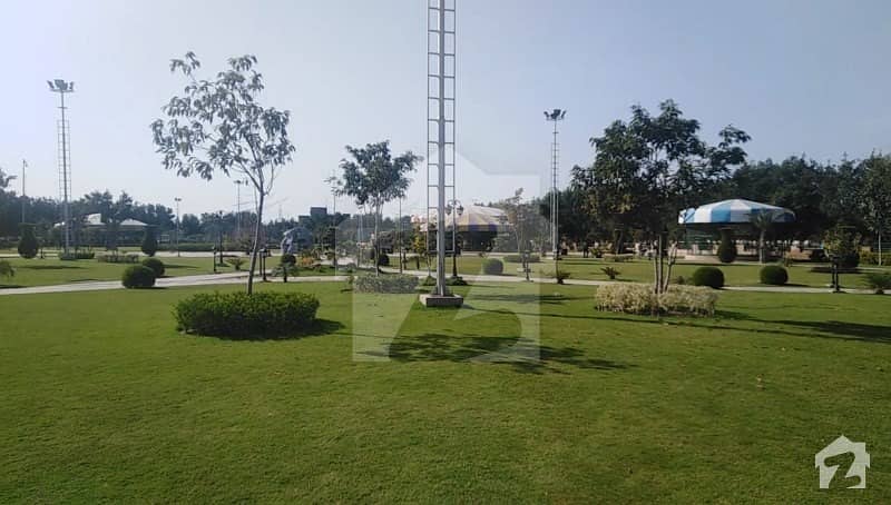 Fairly-priced 1 Kanal Residential Plot Available In Lahore