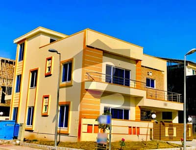 بحریہ ٹاؤن فیز 8 بحریہ ٹاؤن راولپنڈی راولپنڈی میں 5 کمروں کا 10 مرلہ مکان 3.15 کروڑ میں برائے فروخت۔