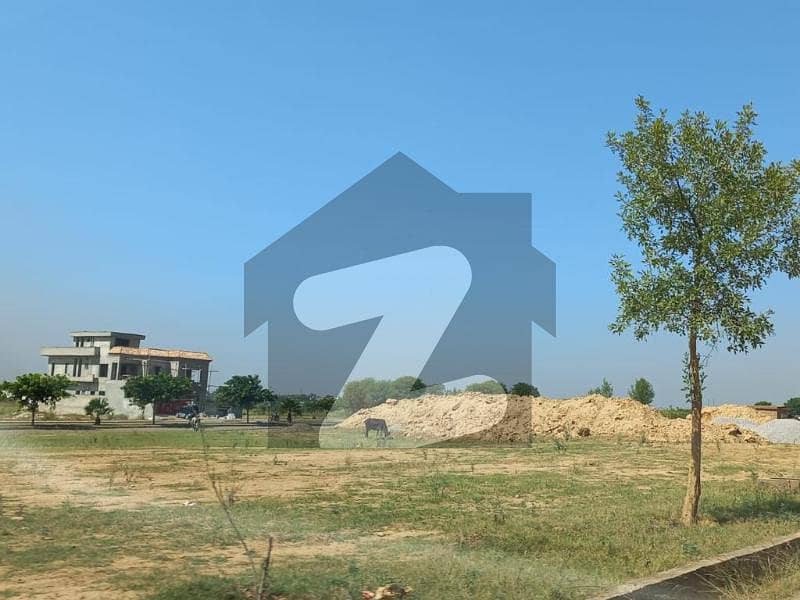 7 Marla develop possession plot available for sale ready for construction