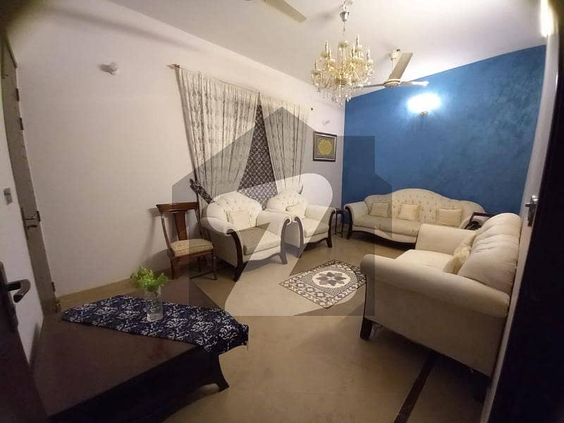 نارتھ ناظم آباد ۔ بلاک بی نارتھ ناظم آباد کراچی میں 6 کمروں کا 1 کنال مکان 5.5 کروڑ میں برائے فروخت۔
