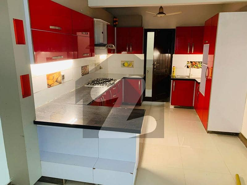 ڈی ایچ اے فیز 7 ایکسٹینشن ڈی ایچ اے ڈیفینس کراچی میں 4 کمروں کا 4 مرلہ مکان 2.95 کروڑ میں برائے فروخت۔