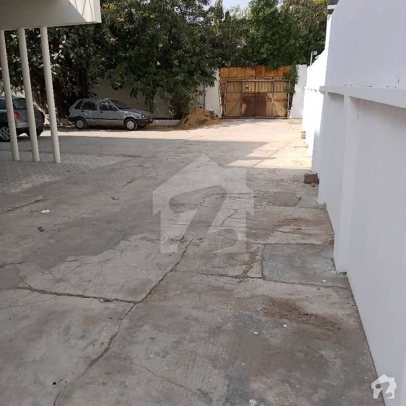 1500 Yards Bungalow Rent For Office Use At P-e-c-h-s Block 6