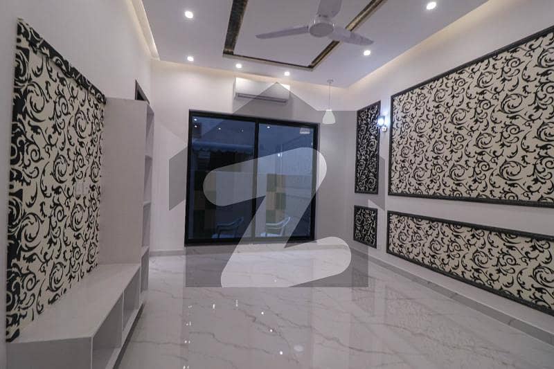 ڈی ایچ اے فیز 6 ڈیفنس (ڈی ایچ اے) لاہور میں 5 کمروں کا 1 کنال مکان 8.35 کروڑ میں برائے فروخت۔