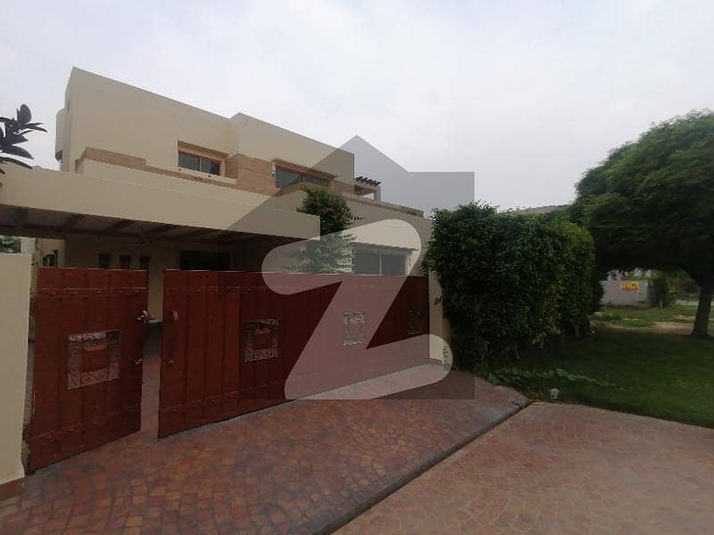 1 Kanal Slightly Used Beautiful House For Sale In Hot Location Dha Phase 5 ,