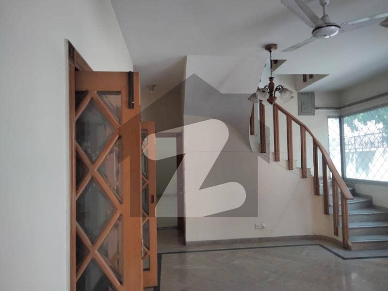 A Double Storey House 5 Bedrooms, 533 Sq Yrds Available For Rent F-7 Islamabad