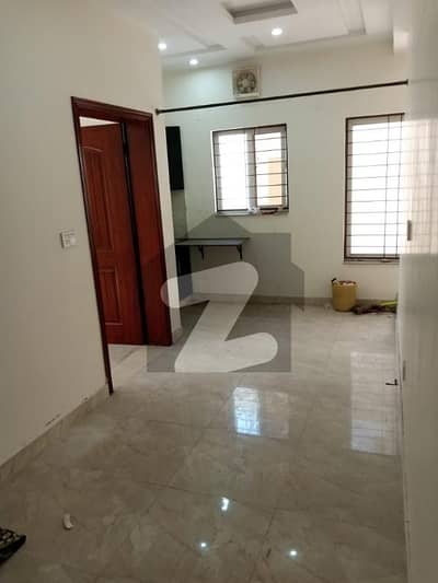 2.21 Marla Flat Available For Rent In Dream Avenue Lahore