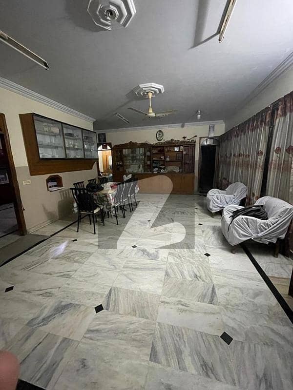گلستانِِ جوہر ۔ بلاک 19 گلستانِ جوہر کراچی میں 3 کمروں کا 9 مرلہ بالائی پورشن 1.5 کروڑ میں برائے فروخت۔