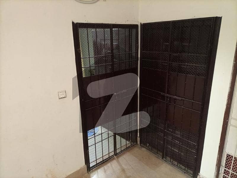 2 Bed Dd Flat With Roof Shayan Arcade Beside Kaneez Fatima Society