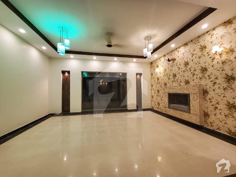 10 Marla Beautiful Like A New House For Sale In Gulmohar Block Bahria Town Lahore
