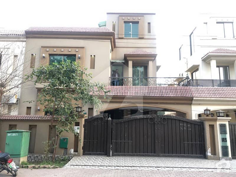 10 Marla House Like New For Sale In Iris Block Bahria Town Lahore