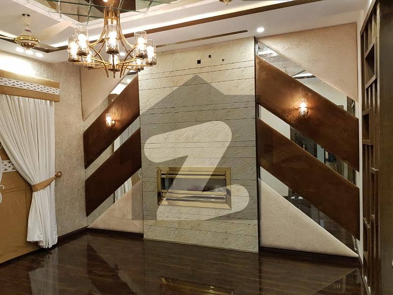 بحریہ ٹاؤن جاسمین بلاک بحریہ ٹاؤن سیکٹر سی بحریہ ٹاؤن لاہور میں 5 کمروں کا 10 مرلہ مکان 3.35 کروڑ میں برائے فروخت۔