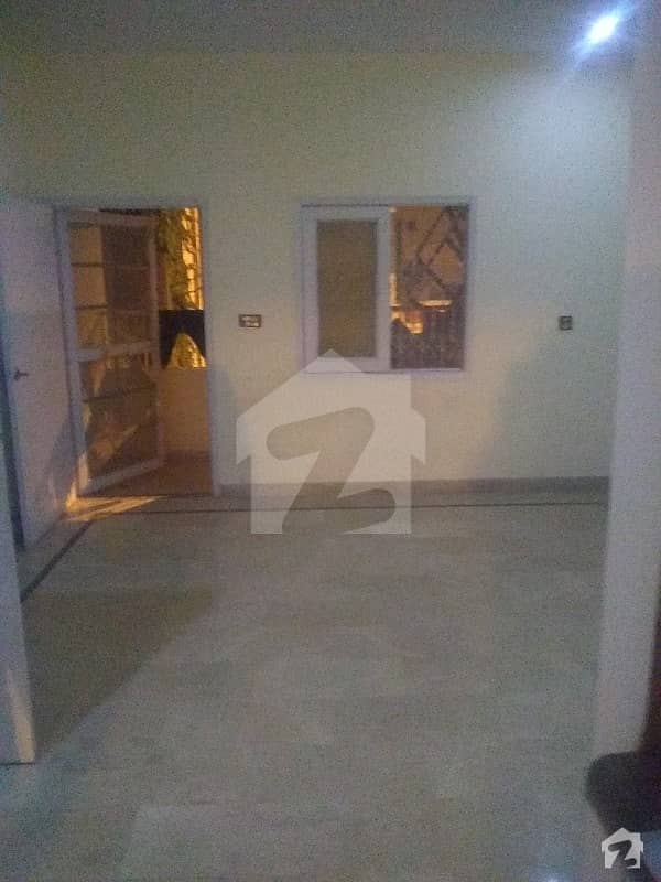 2 Bed Lounge 1st Floor Portion Well Maintain