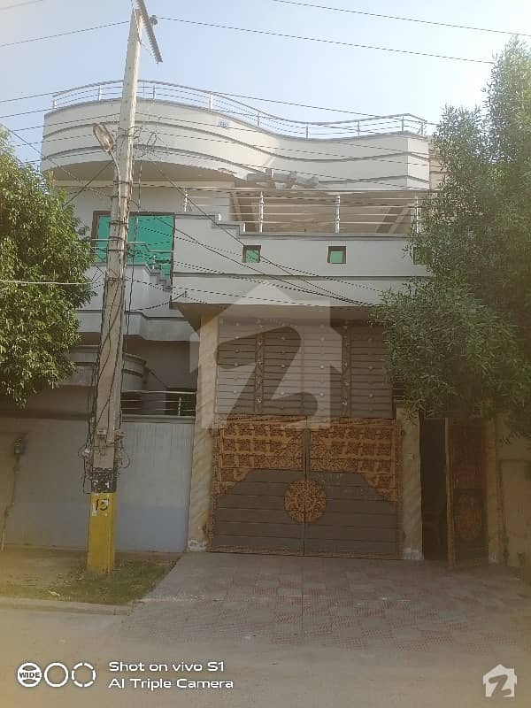 علامہ اقبال ٹاؤن بہاولپور میں 4 کمروں کا 8 مرلہ مکان 1.75 کروڑ میں برائے فروخت۔