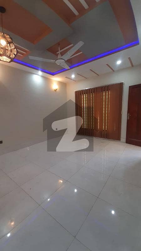 240 Square Yards Upper Portion Ideally Situated In Gulshan-e-Iqbal - Block 2