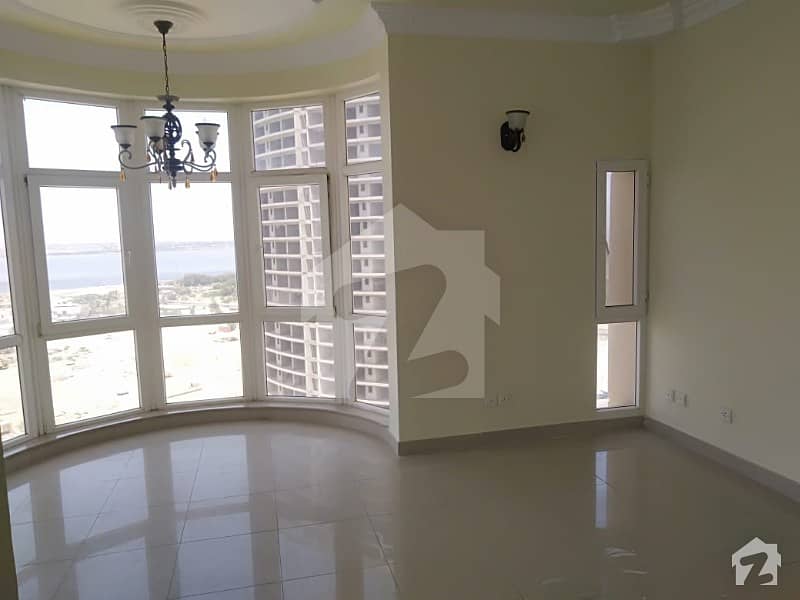 A Spacious 3700  Square Feet Flat In Dha Defence