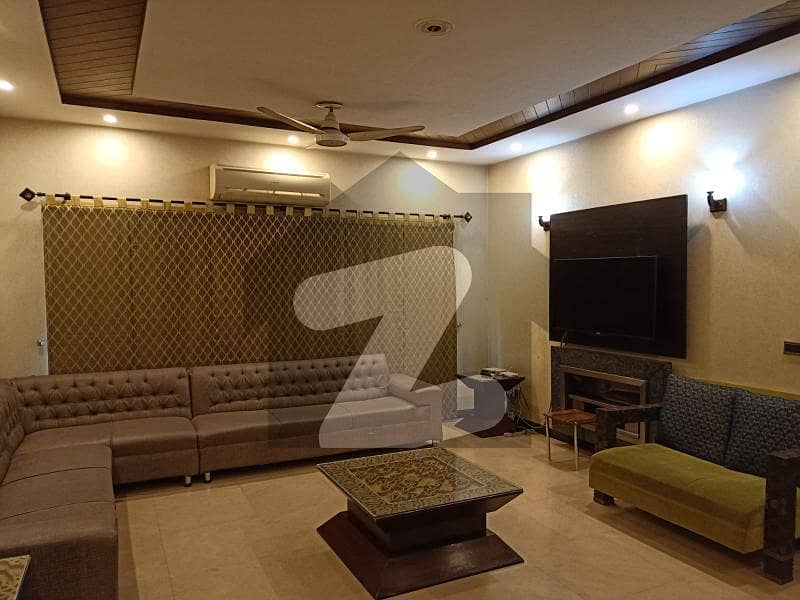 D H A Lahore 1 kanal owner Build design house with 100 original pics available for Rent