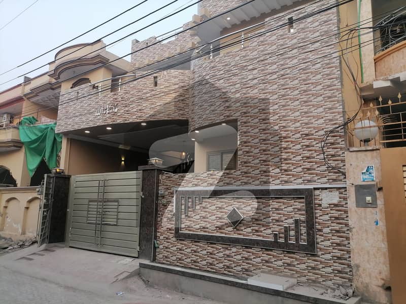 فاروق کالونی سرگودھا میں 4 کمروں کا 6 مرلہ مکان 1.6 کروڑ میں برائے فروخت۔