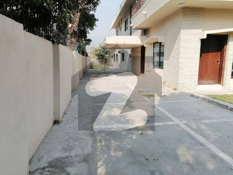 ایف ۔ 8 اسلام آباد میں 5 کمروں کا 1.24 کنال مکان 15.25 کروڑ میں برائے فروخت۔