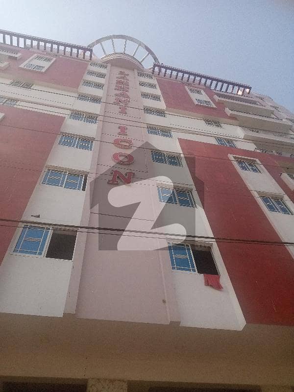 خالد بِن ولید روڈ کراچی میں 4 کمروں کا 9 مرلہ فلیٹ 3.5 کروڑ میں برائے فروخت۔