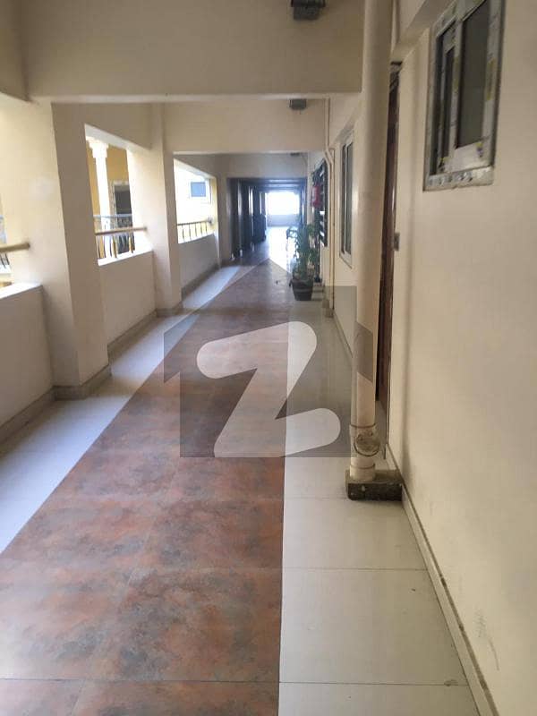 کلفٹن ۔ بلاک 9 کلفٹن کراچی میں 4 کمروں کا 11 مرلہ فلیٹ 1.2 لاکھ میں کرایہ پر دستیاب ہے۔