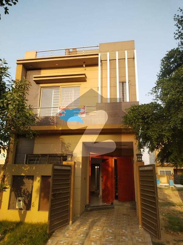 الکریم گارڈن ۔ فیز2 الکریم گارڈن جی ٹی روڈ لاہور میں 3 کمروں کا 3 مرلہ مکان 85 لاکھ میں برائے فروخت۔