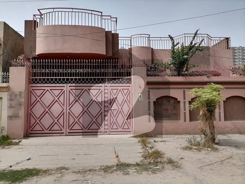 پاک ایوینیو کالونی ساہیوال میں 5 کمروں کا 11 مرلہ مکان 1.3 کروڑ میں برائے فروخت۔