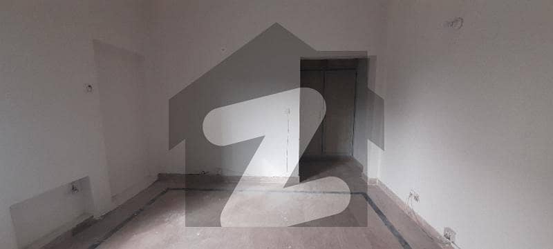 INDEPENDENT SEPARATE GATE 1 Kanal LOWER portion for Rent in Phase 5 DHA