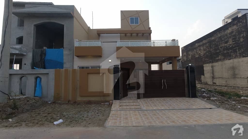 8 Marla House Is Available For Sale In Dha Defence