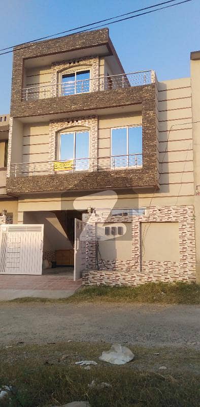 ائیر فورس ہاؤسنگ سوسائٹی راولپنڈی میں 4 کمروں کا 5 مرلہ مکان 1.45 کروڑ میں برائے فروخت۔