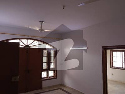 کلفٹن ۔ بلاک 9 کلفٹن کراچی میں 3 کمروں کا 12 مرلہ بالائی پورشن 75 ہزار میں کرایہ پر دستیاب ہے۔