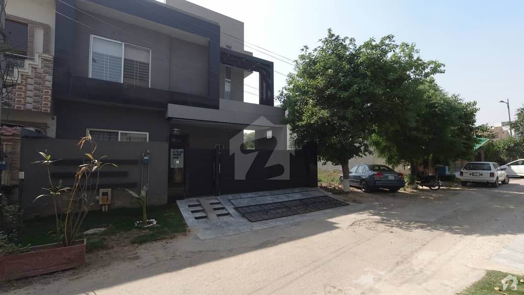 10 Marla Beautiful House For Sale In C Block Iqbal Avenue Phase 3