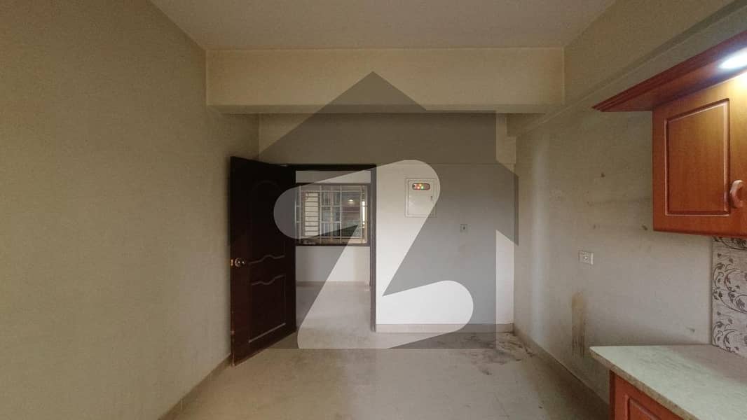نارتھ ناظم آباد ۔ بلاک ایل نارتھ ناظم آباد کراچی میں 4 کمروں کا 8 مرلہ فلیٹ 1.75 کروڑ میں برائے فروخت۔