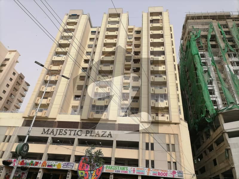 کلفٹن ۔ بلاک 8 کلفٹن کراچی میں 3 کمروں کا 8 مرلہ فلیٹ 4.25 کروڑ میں برائے فروخت۔