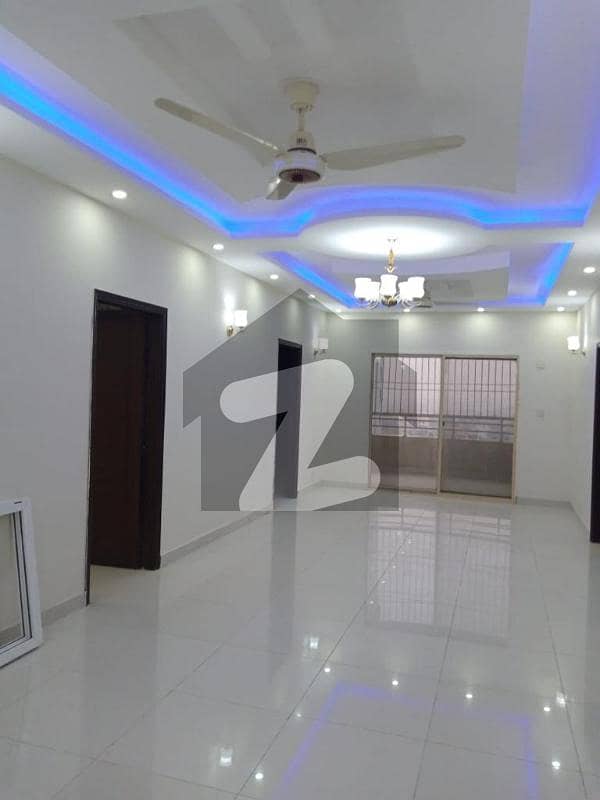 ڈیفینس ویو سوسائٹی کراچی میں 3 کمروں کا 8 مرلہ فلیٹ 1.65 کروڑ میں برائے فروخت۔