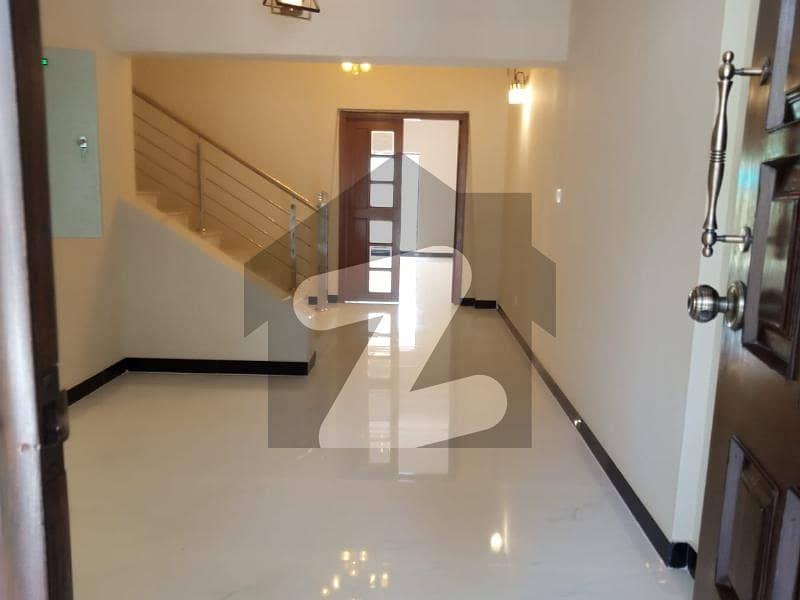 beautiful renovated house for rent in F-7 4