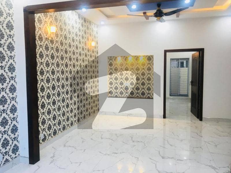 BEAUTIFUL 5 MARLA HOUSE FOR RENT IN DHA LAHORE