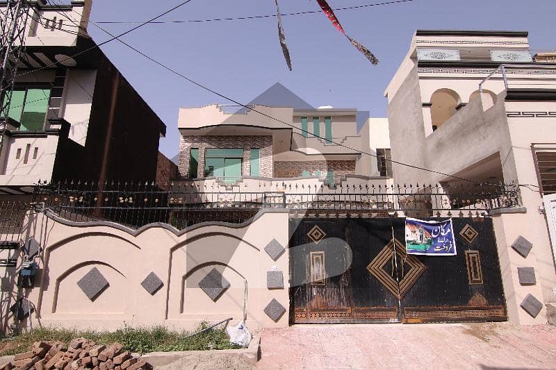 وکیل کالونی اسلام آباد ہائی وے راولپنڈی میں 4 کمروں کا 10 مرلہ مکان 2.3 کروڑ میں برائے فروخت۔