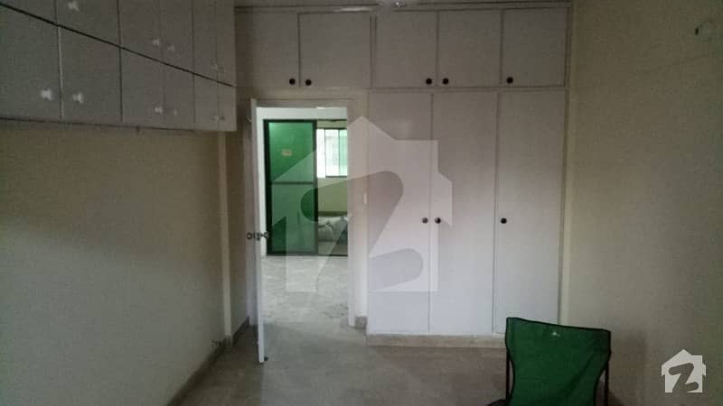 1st Floor 2 Beds Flat Available In Main Badar 10st Top Location
