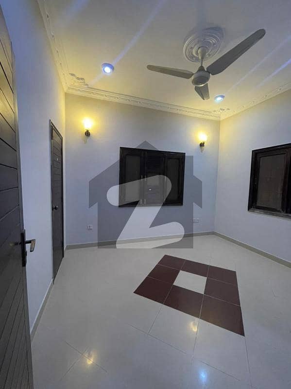 ڈی ایچ اے فیز 7 ایکسٹینشن ڈی ایچ اے ڈیفینس کراچی میں 3 کمروں کا 4 مرلہ مکان 90 ہزار میں کرایہ پر دستیاب ہے۔