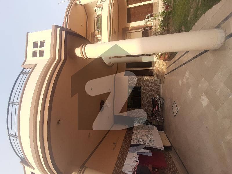 House In W Block Madina Town Near Canal Road