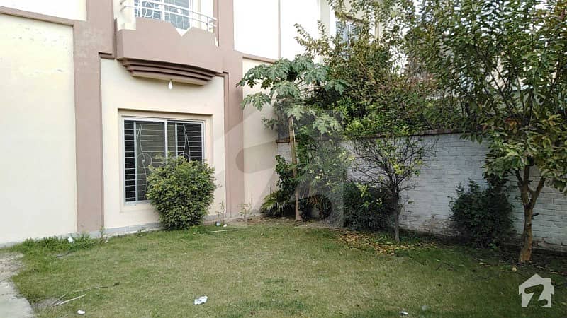 10 Marla 4 Bed House For Sale