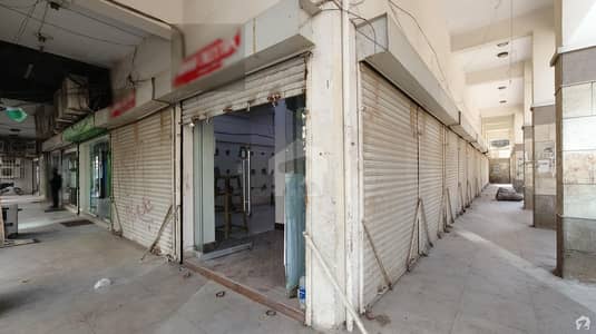 بہادر آباد گلشنِ اقبال ٹاؤن کراچی میں 6 مرلہ دکان 5.5 لاکھ میں کرایہ پر دستیاب ہے۔