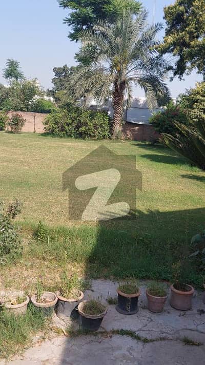 A Ideal Location Plot Available For Sale In The Heart Of Peshawar Cantt.