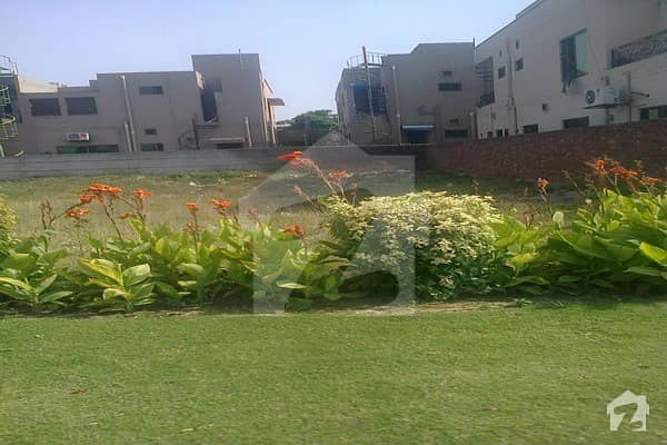 Beautiful Plot Available For Sale In the Heart Of Peshawar Cantt