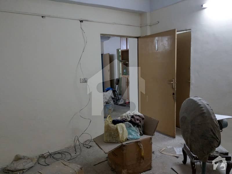 اچھرہ لاہور میں 2 کمروں کا 3 مرلہ فلیٹ 25 لاکھ میں برائے فروخت۔
