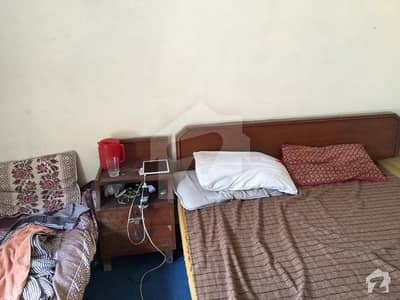 Decent Boys Hostel Rooms Are Available For Rent