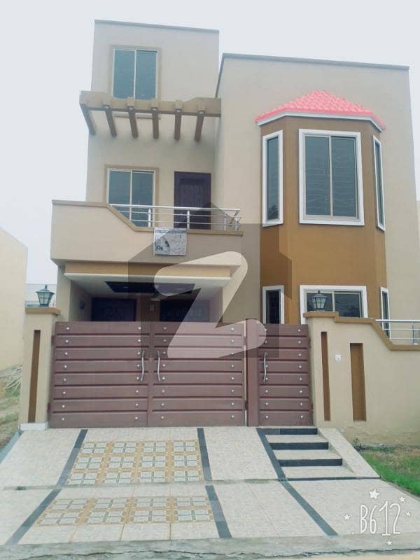 Bahria Nasheman Lahore 5 Marla Beautiful Used House For Sale