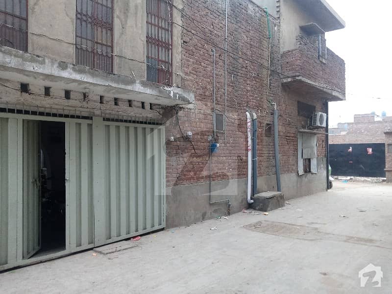 فیروزوالا لاہور میں 10 کمروں کا 1.11 کنال مکان 2 کروڑ میں برائے فروخت۔