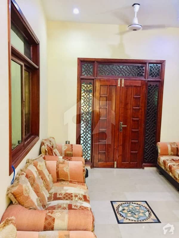 عزیز آباد گلبرگ ٹاؤن کراچی میں 5 کمروں کا 5 مرلہ مکان 2.5 کروڑ میں برائے فروخت۔